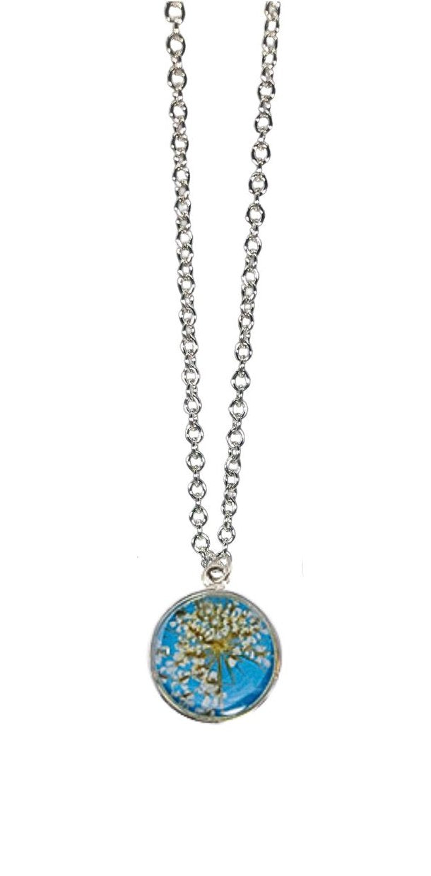 Laceflower on Belize Breeze Petite Round Necklace