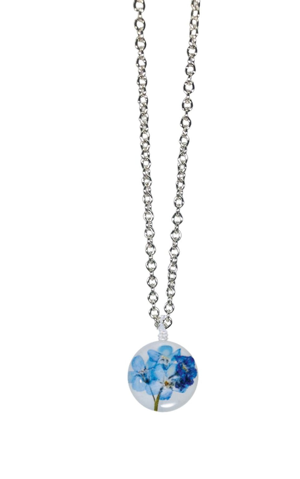 Forget Me Not on Shell Petite Round Necklace