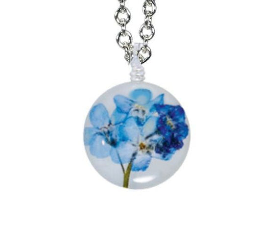 Forget Me Not on Shell Petite Round Necklace